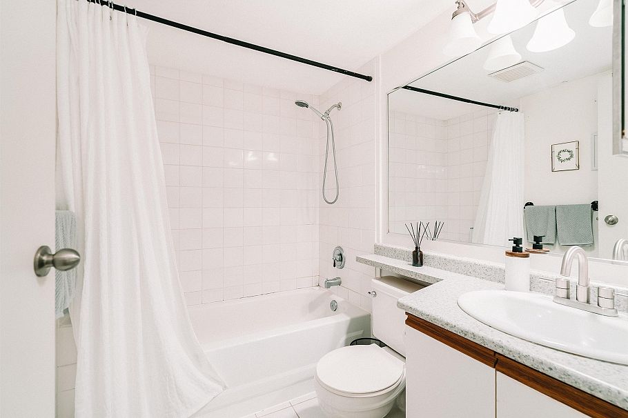 106 3168 Laurel Street Vancouver, BC - 18