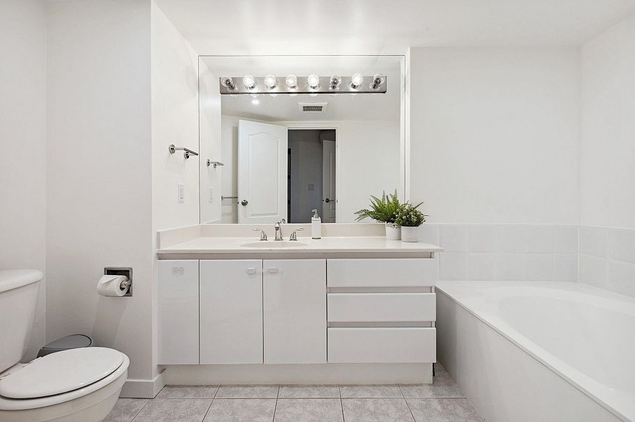 1202 120 W 2nd Street North Vancouver, BC - 18