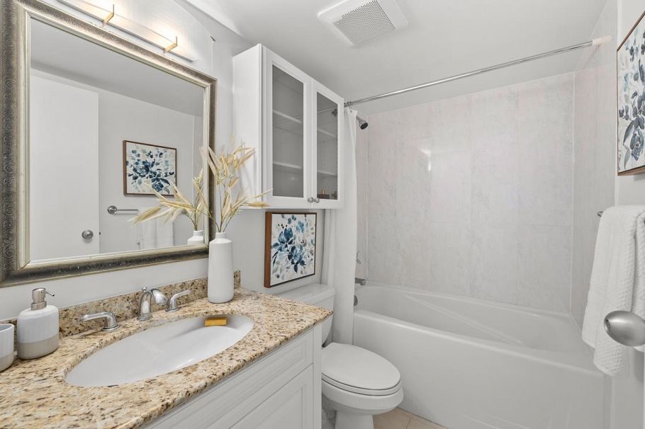 2220 Spruce Street Vancouver, BC - 23