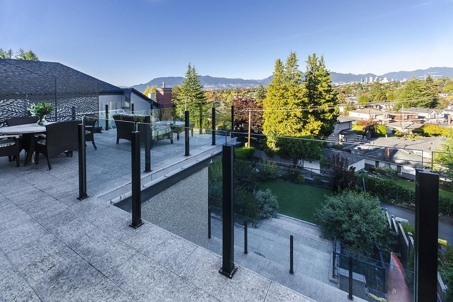 4578 Puget Drive Vancouver, BC - 2