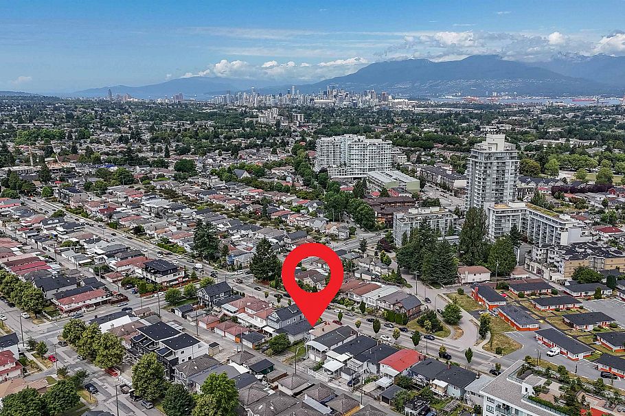 2354 E 33rd Avenue Vancouver, BC - 21