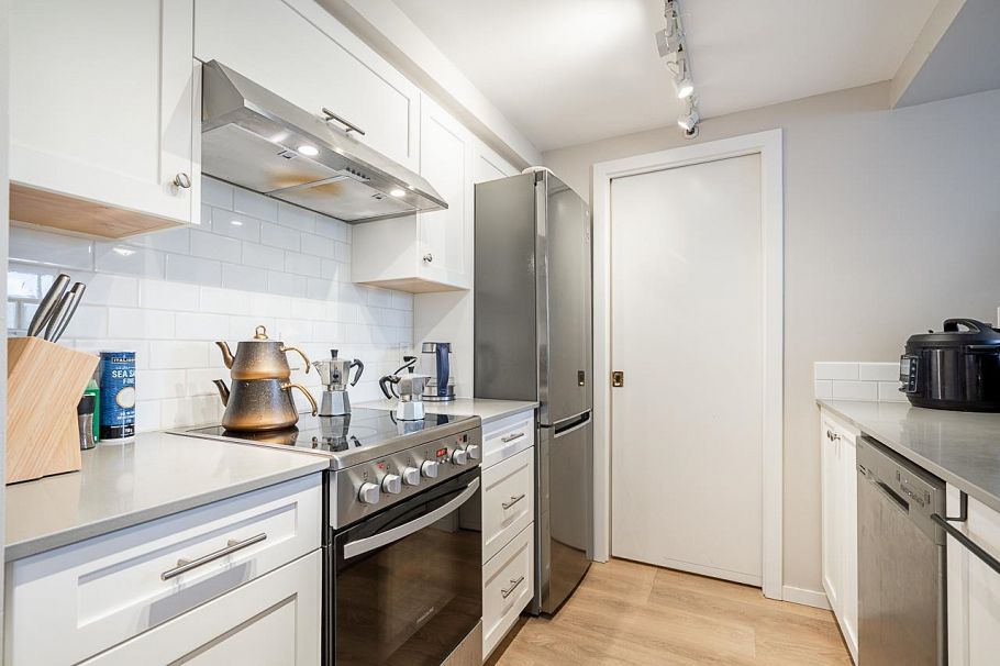 2 973 W 7th Avenue Vancouver, BC - 10