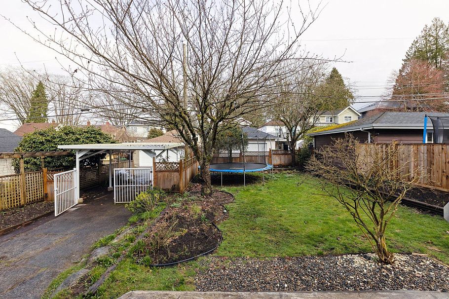 2923 W 32nd Avenue Vancouver, BC - 36