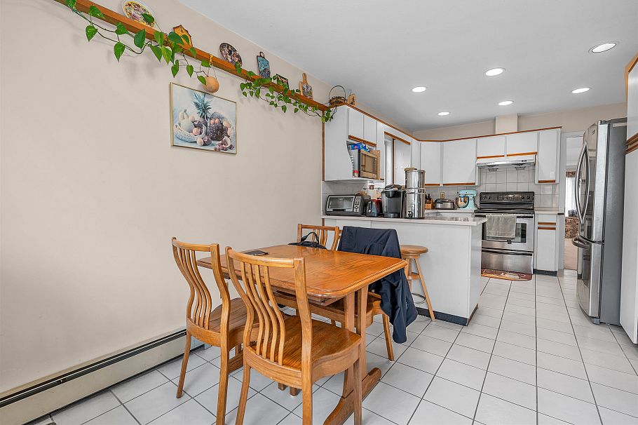 3863 W 30th Avenue Vancouver, BC - 18