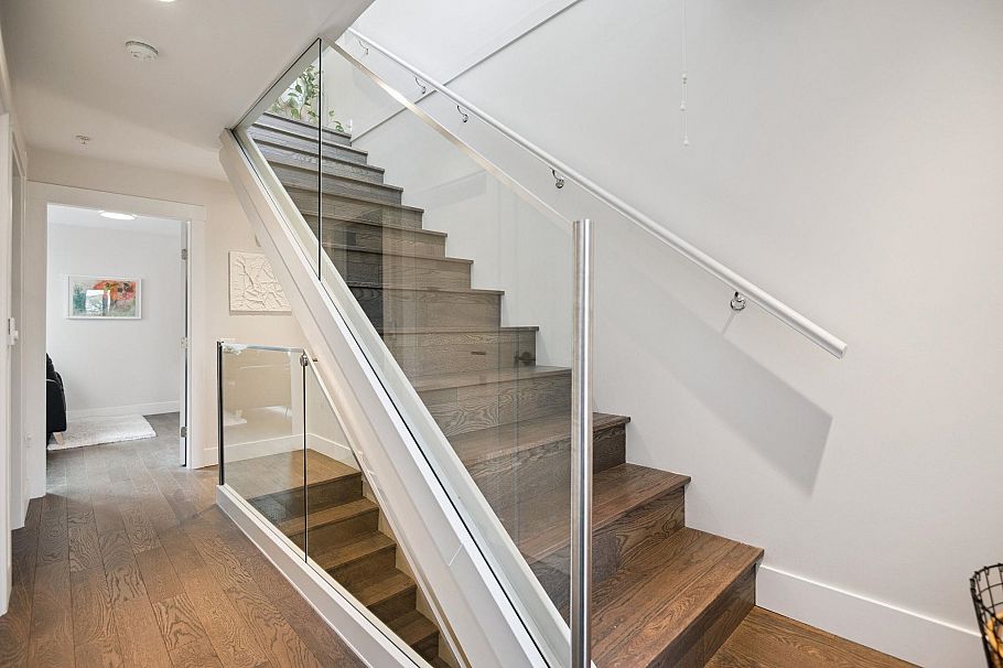 13 531 East 16th Avenue Vancouver, BC - 14