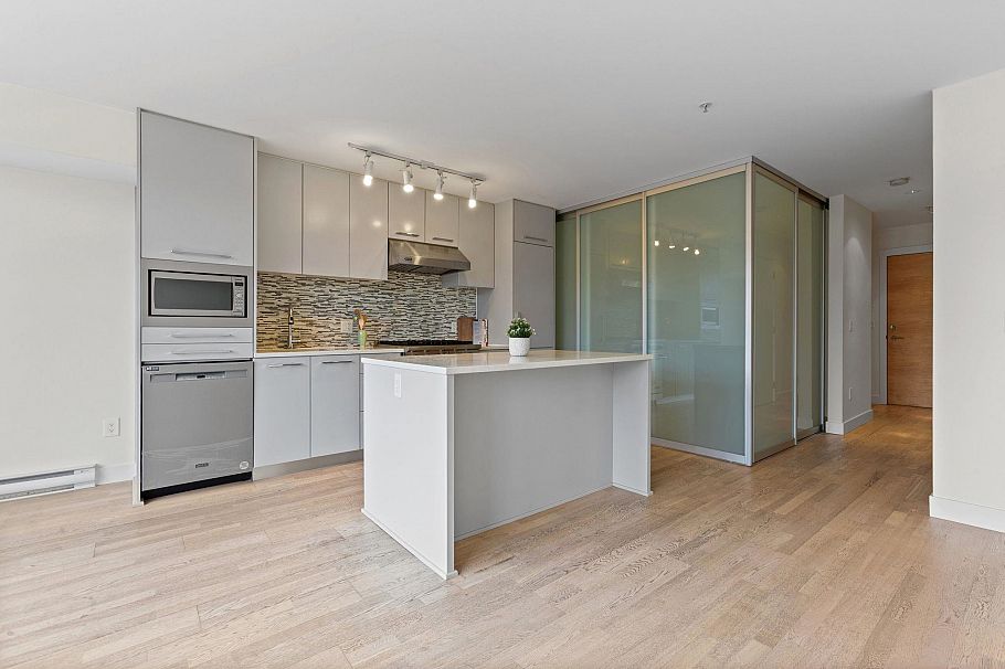 306 4355 W 10th Avenue Vancouver, BC - 3