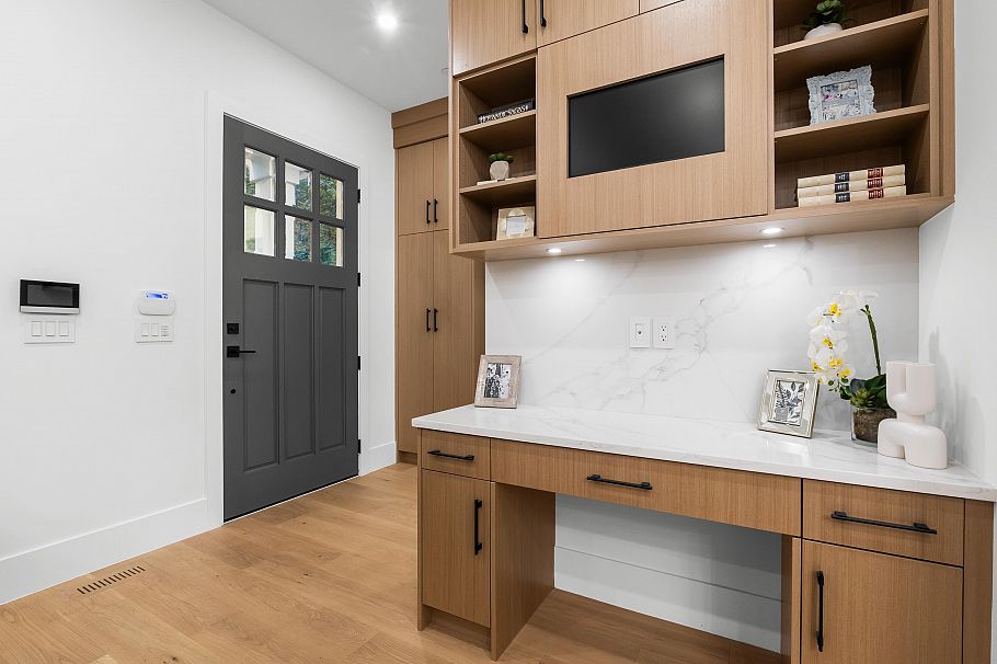 1 1166 E 11th Avenue Vancouver, BC - 13