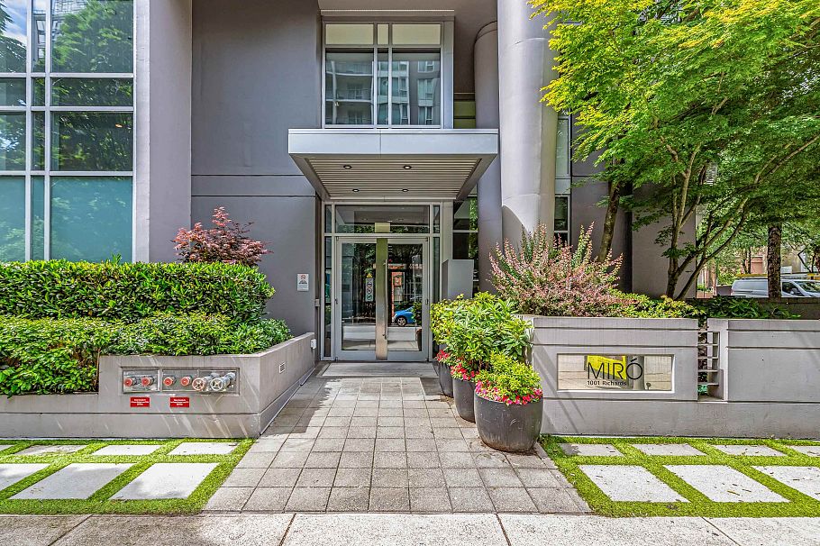 202 1001 Richards Street Vancouver, BC - 33