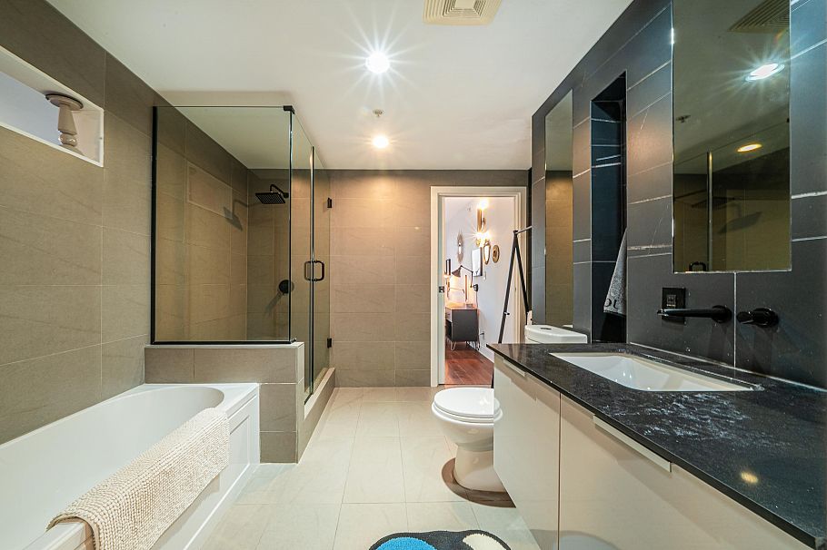 2401 108 W Cordova Street Vancouver, BC - 30