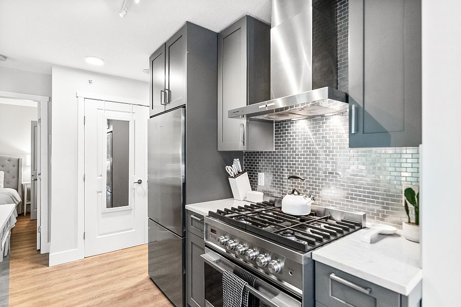 202 1001 Richards Street Vancouver, BC - 10