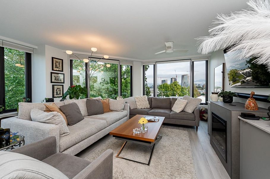 410 2201 Pine Street Vancouver, BC - 1