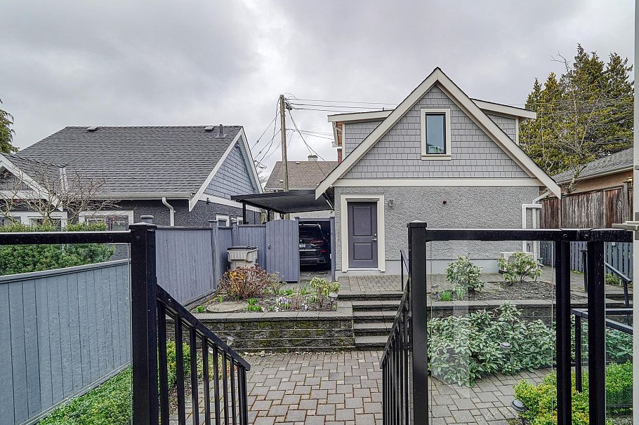 1895 W 60th Avenue Vancouver, BC - 24