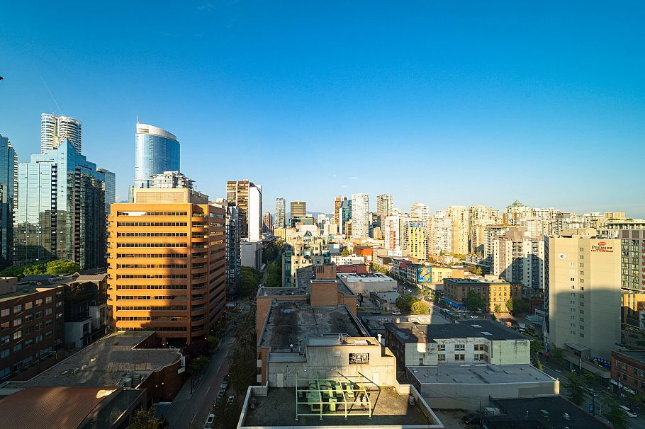 1808 1188 Howe Street Vancouver, BC - 1