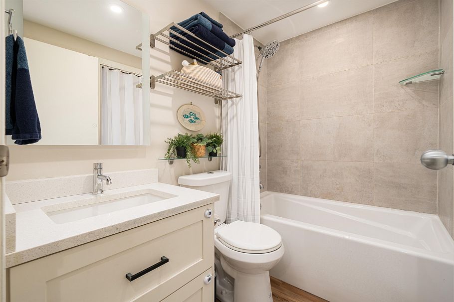 302 2333 Eton Street Vancouver, BC - 16