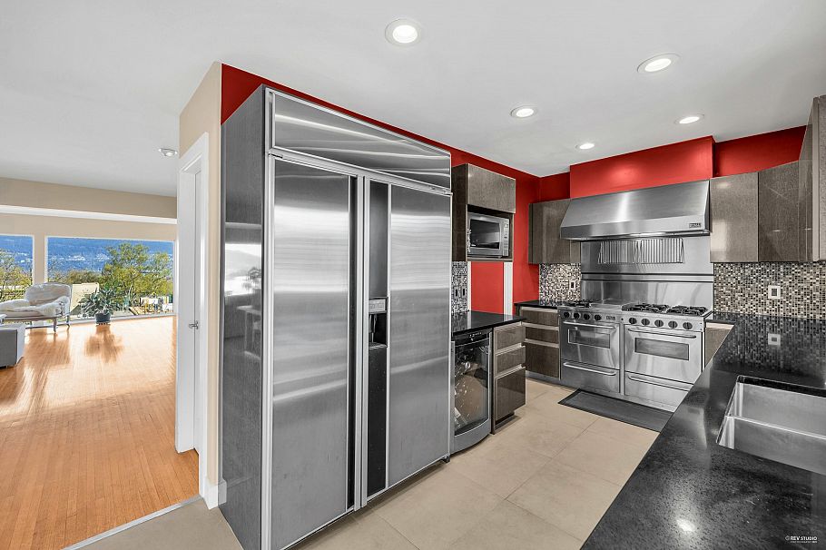 4060 W 10th Avenue Vancouver, BC - 17