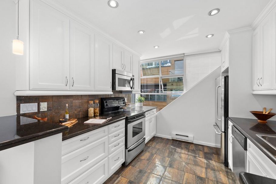 2220 Spruce Street Vancouver, BC - 12