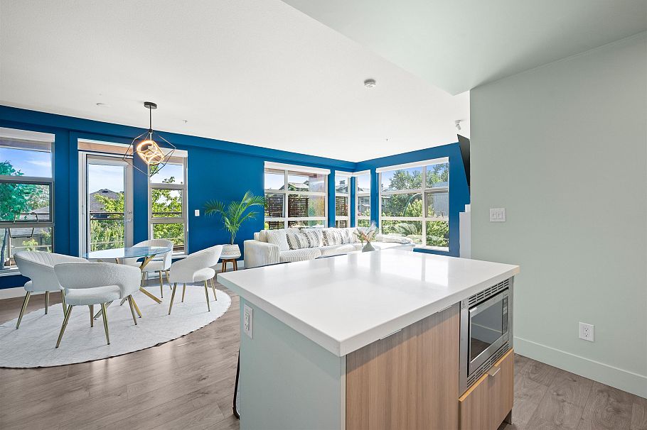 202 3602 Aldercrest Drive North Vancouver, BC - 11