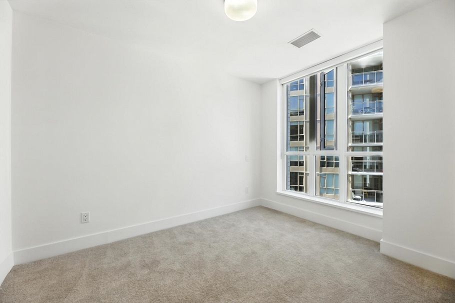 605 2385 Emery Court North Vancouver, BC - 10