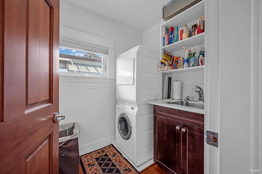 255 W 6th Street North Vancouver, BC - 27