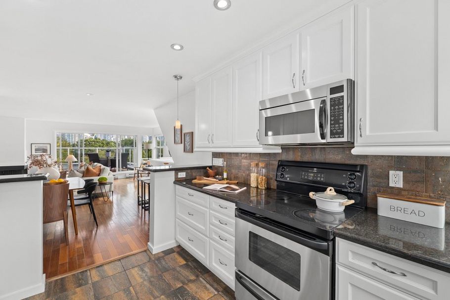 2220 Spruce Street Vancouver, BC - 14