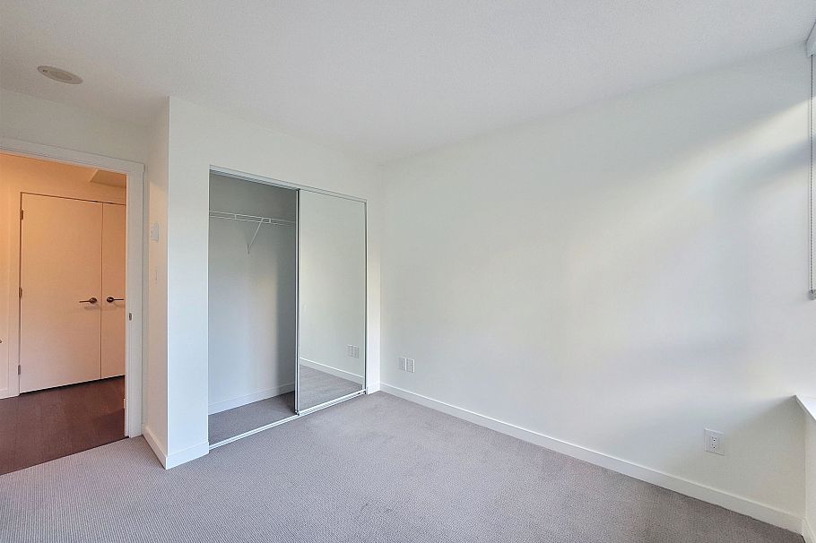 106 5515 Boundary Road Vancouver, BC - 5