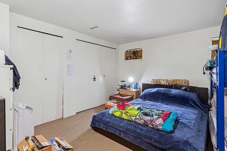 415 W 26th Street North Vancouver, BC - 32