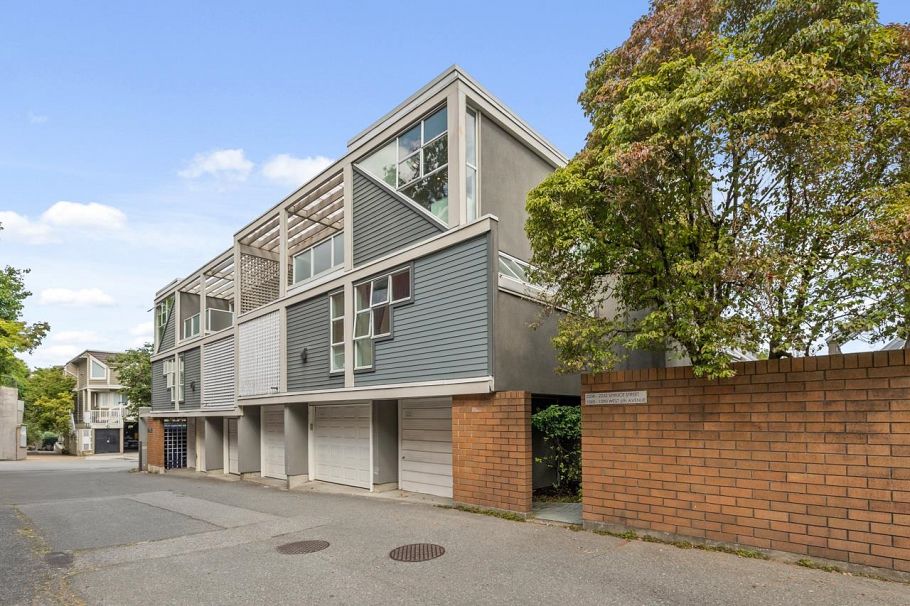 2220 Spruce Street Vancouver, BC - 2