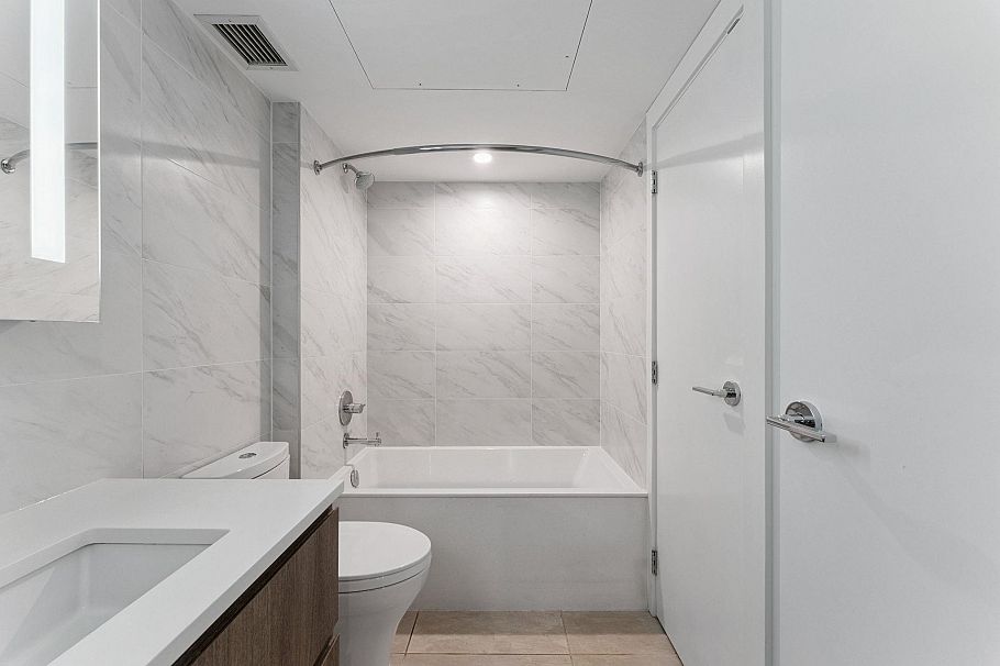 111 2060 Curling Road North Vancouver, BC - 26