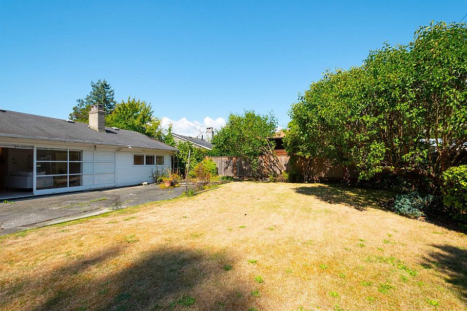 1150 Silverwood Crescent North Vancouver, BC - 28