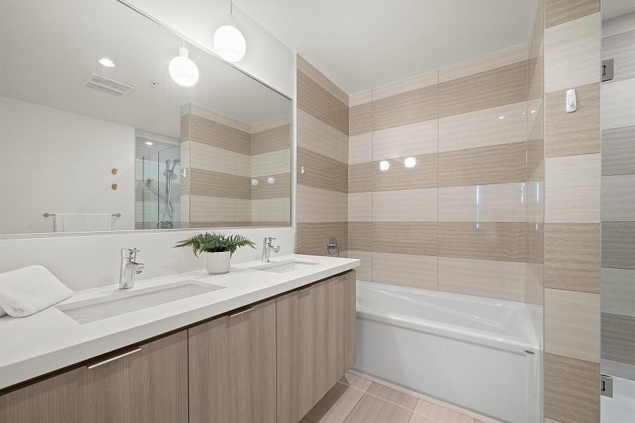 202 3602 Aldercrest Drive North Vancouver, BC - 16