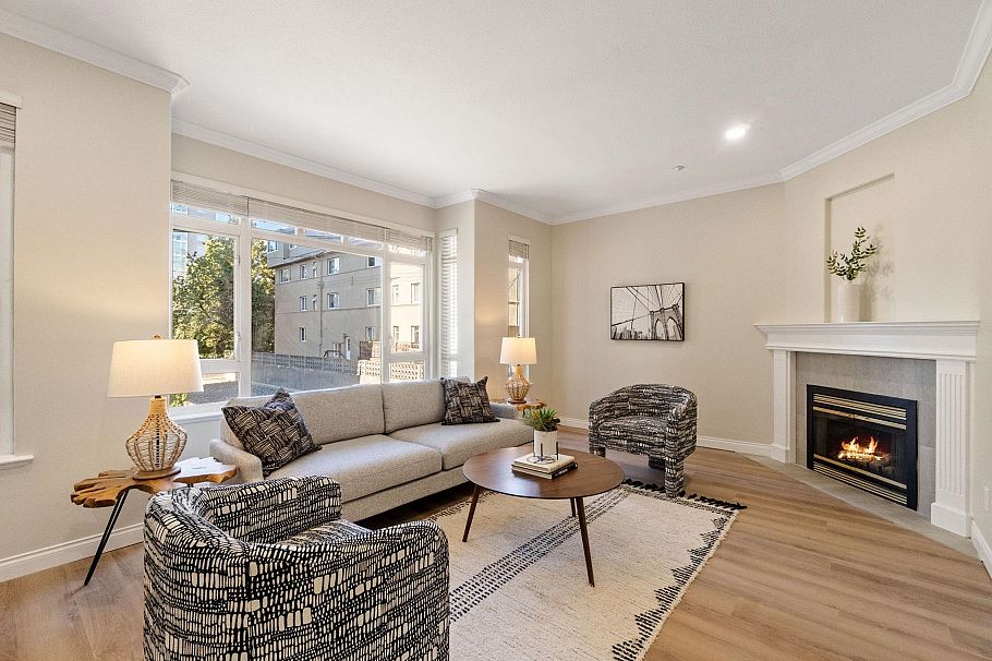 5 119 E 6th Street North Vancouver, BC - 2