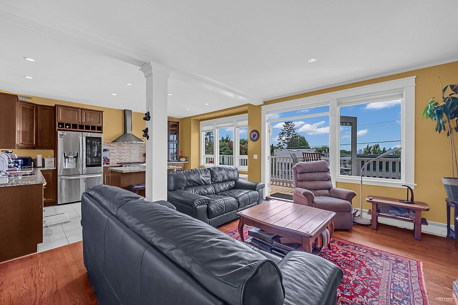 255 W 6th Street North Vancouver, BC - 16