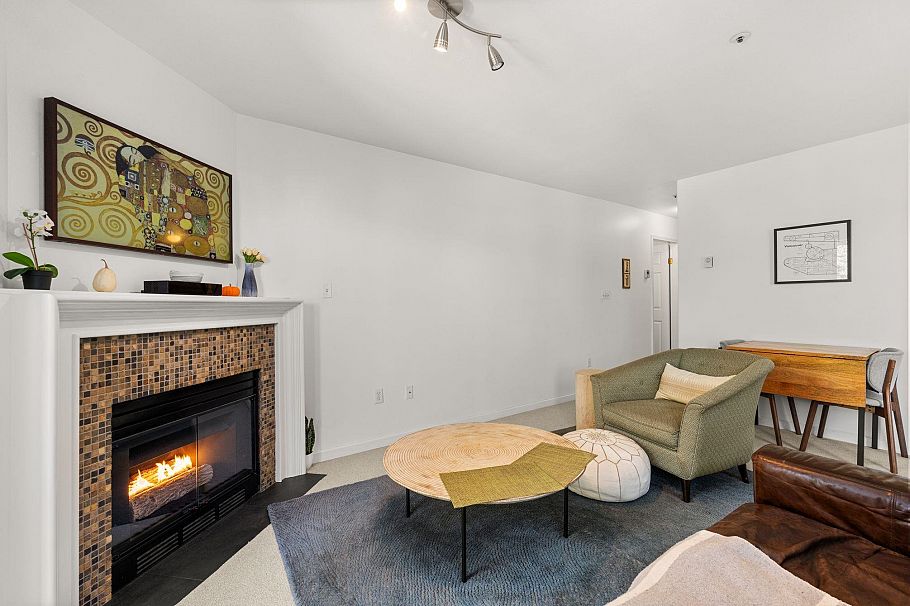 202 1537 Charles Street Vancouver, BC - 3