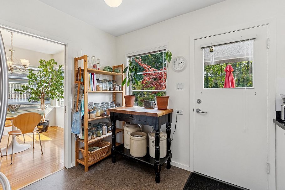 415 W 26th Street North Vancouver, BC - 13