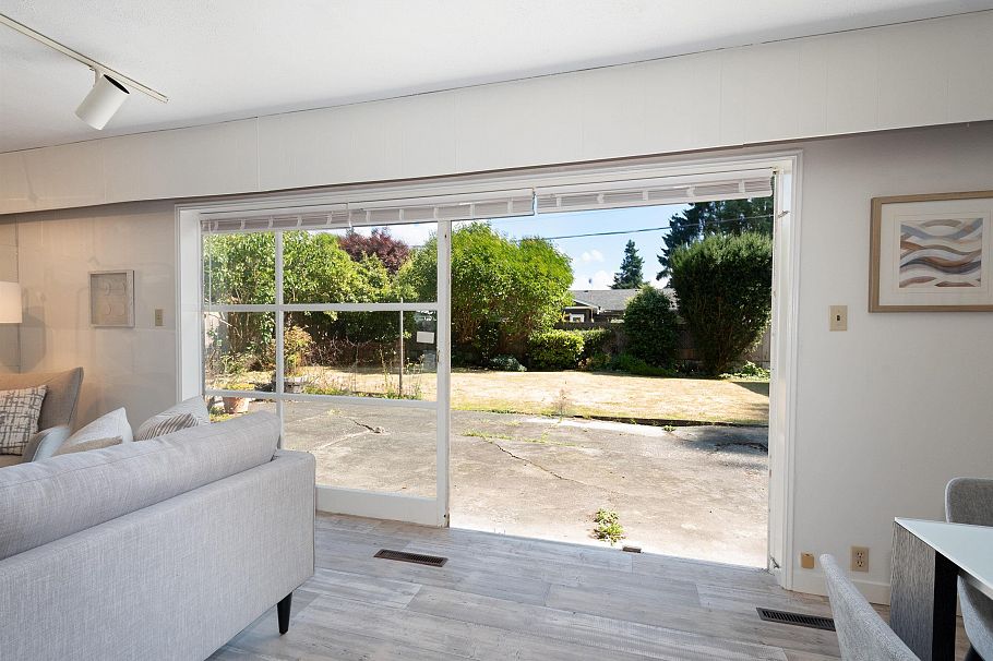 1150 Silverwood Crescent North Vancouver, BC - 5