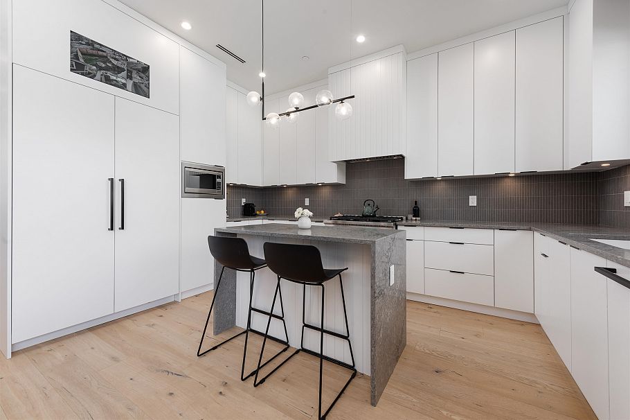 5059 Sherbrooke Street Vancouver, BC - 8