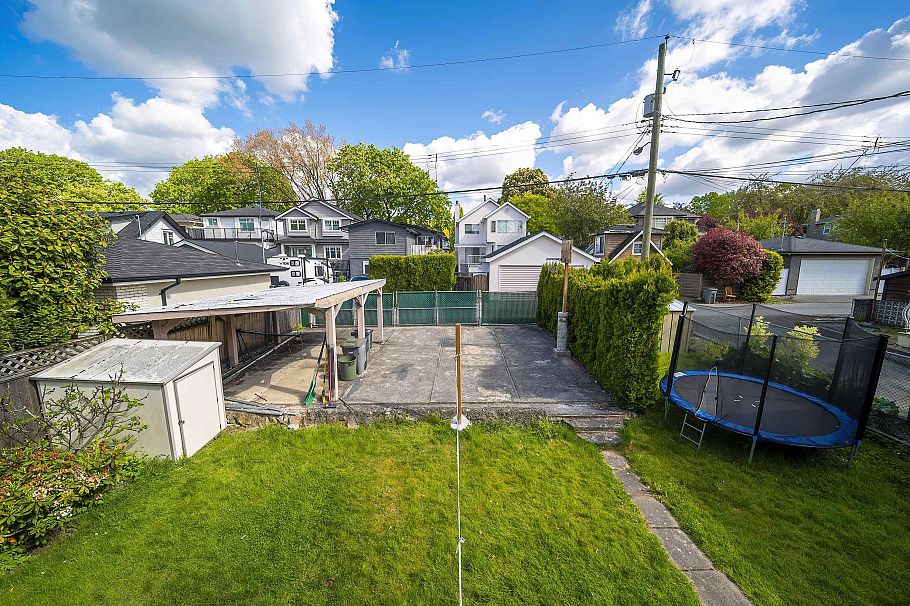 1623 W 66 Th Avenue Vancouver, BC - 18