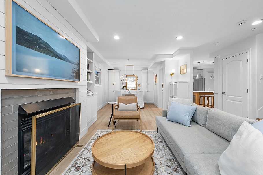 2888 Glen Drive Vancouver, BC - 11