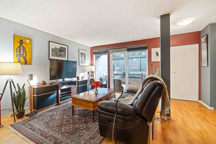 1305 W 8th Avenue Vancouver, BC - 2