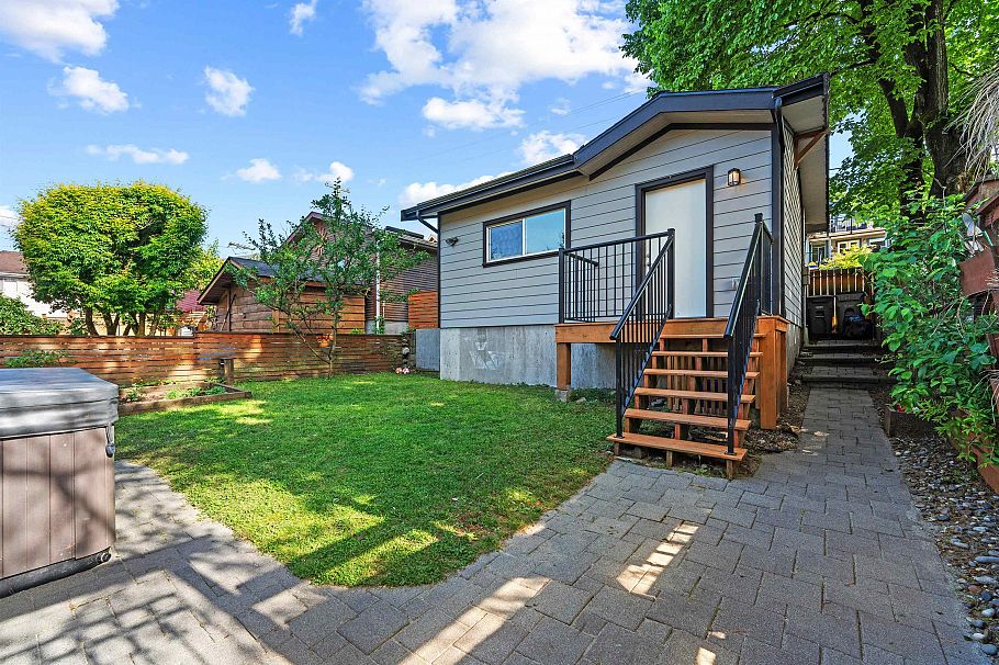 1630 E 13th Avenue Vancouver, BC - 28