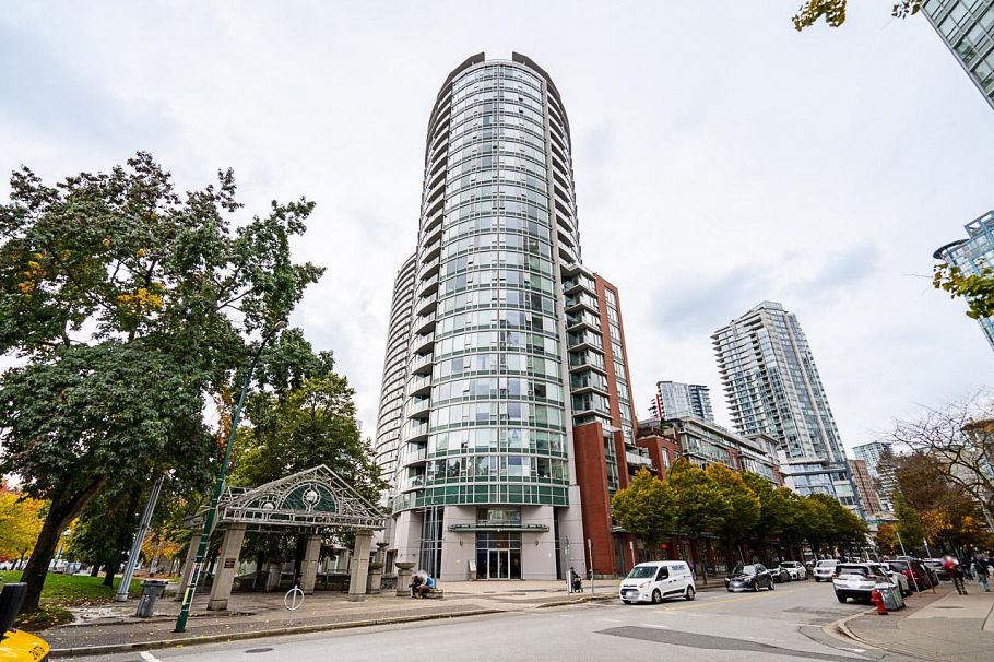 2608 58 Keefer Place Vancouver, BC - 1