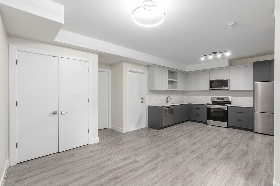 3071 Fromme Road North Vancouver, BC - 32