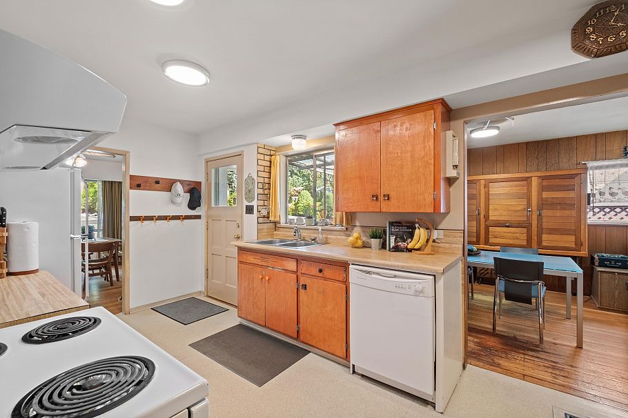 2239 Windridge Drive North Vancouver, BC - 8