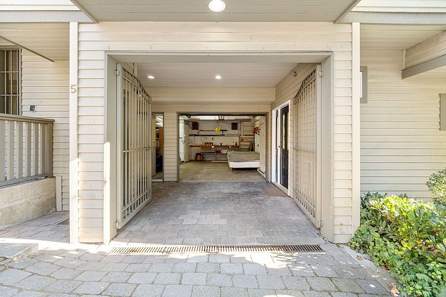 5 119 E 6th Street North Vancouver, BC - 24