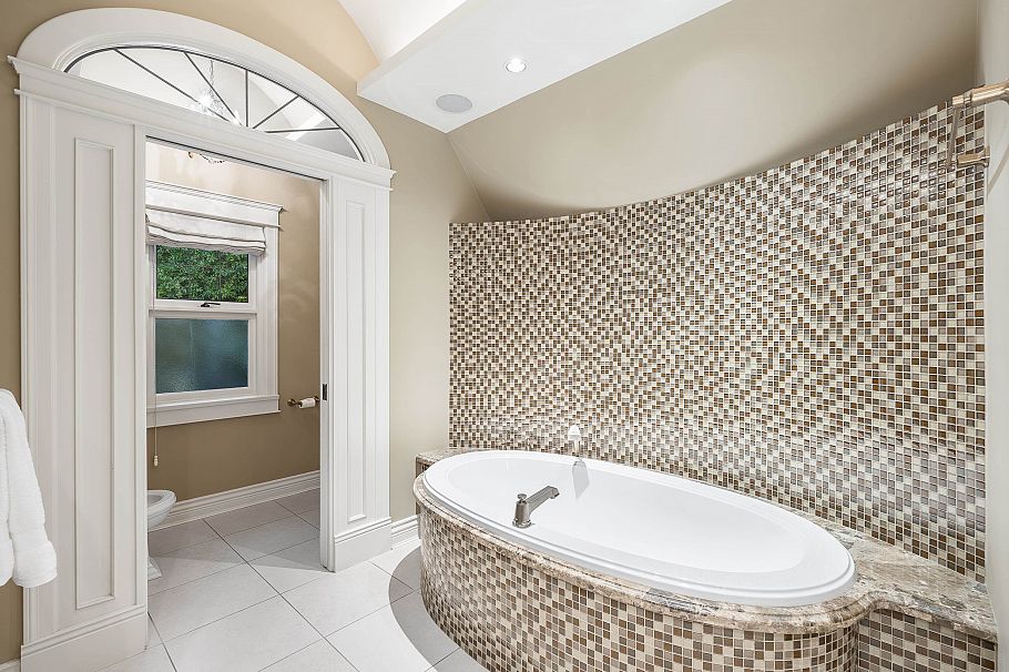 2716 W 49th Avenue Vancouver, BC - 23