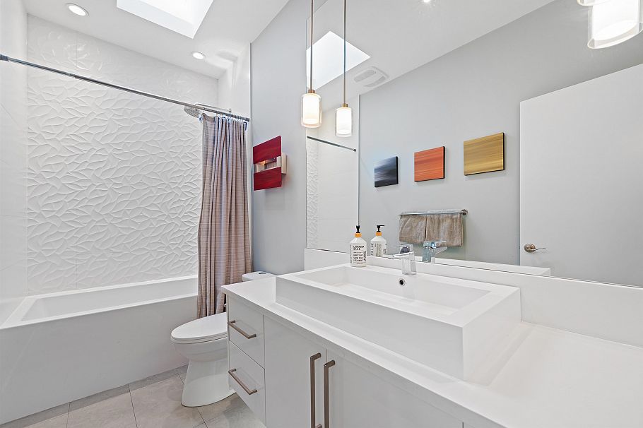 1630 E 13th Avenue Vancouver, BC - 15