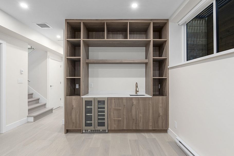 3071 Fromme Road North Vancouver, BC - 30