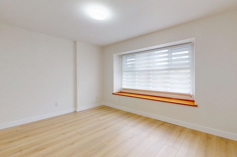 2066 W 44th Avenue Vancouver, BC - 24