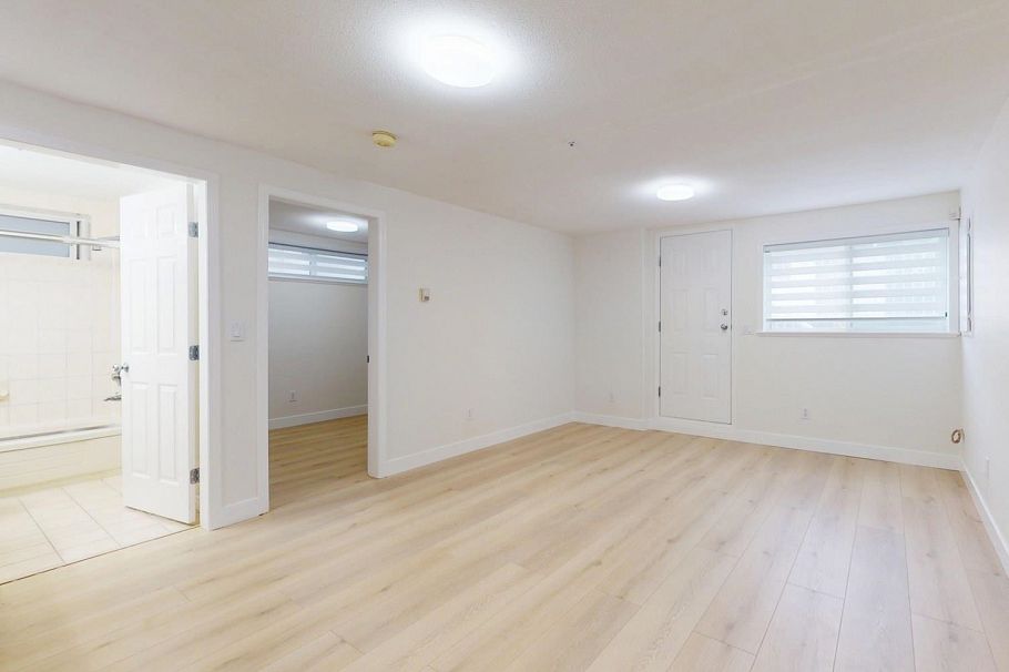 2066 W 44th Avenue Vancouver, BC - 28