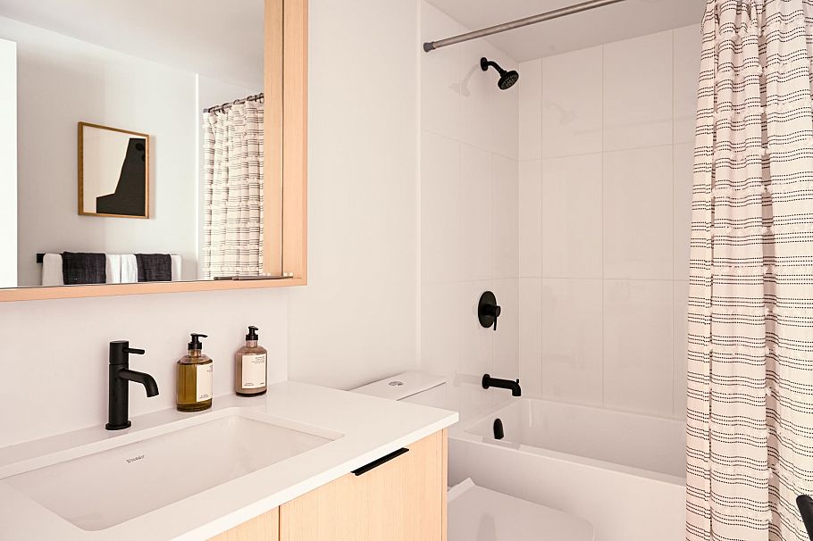 211 2045 Heritage Park Lane North Vancouver, BC - 8